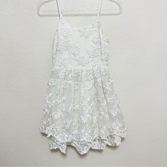 Alice + Olivia Rora Lace-Overlay Dress size 2 - Picture 8 of 14